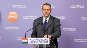 Fidesz Spokesman Róbert Zsigó: the Curia stood on the side of banks. 