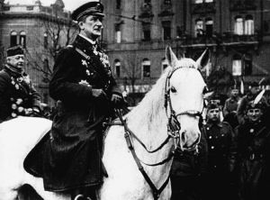 National Army commander Horthy enters Budapest. 