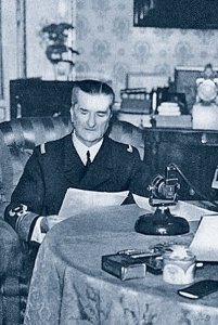 Regent Horthy announces preliminary armistice on October 15.