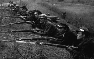 Pro-Horthy irregulars await Charles IV in Budaörs. 