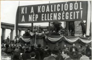 "OUT OF THE COALITION WITH THE ENEMIES OF THE PEOPLE!" Foundation of the Left-Wing Bloc. 